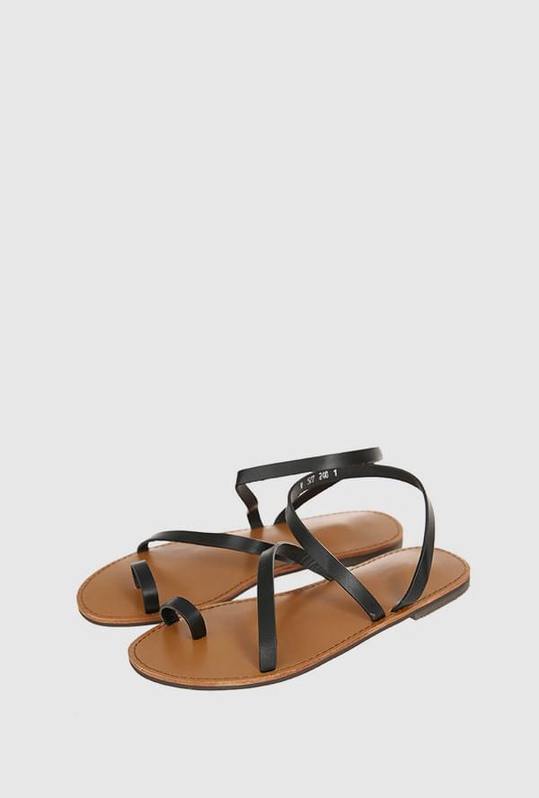 Toss twist sandals