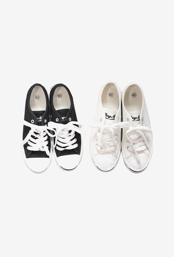 simple sneaker