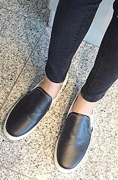 Zebra slip-on