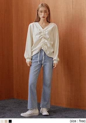 MARED SHIRRING V NECK BLOUSE