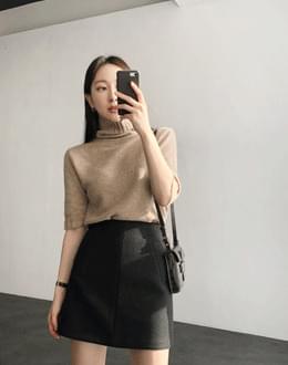 Wool high neck knit