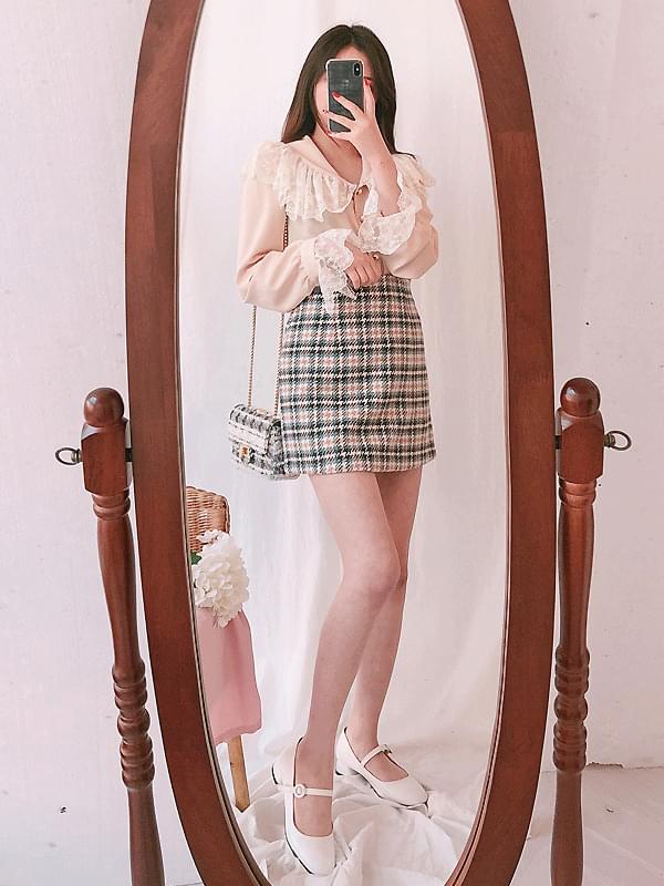 Elsa Lace Pearl Blouse