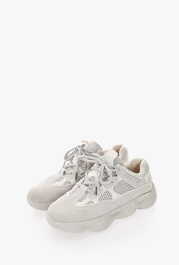 Run Easy Sneakers