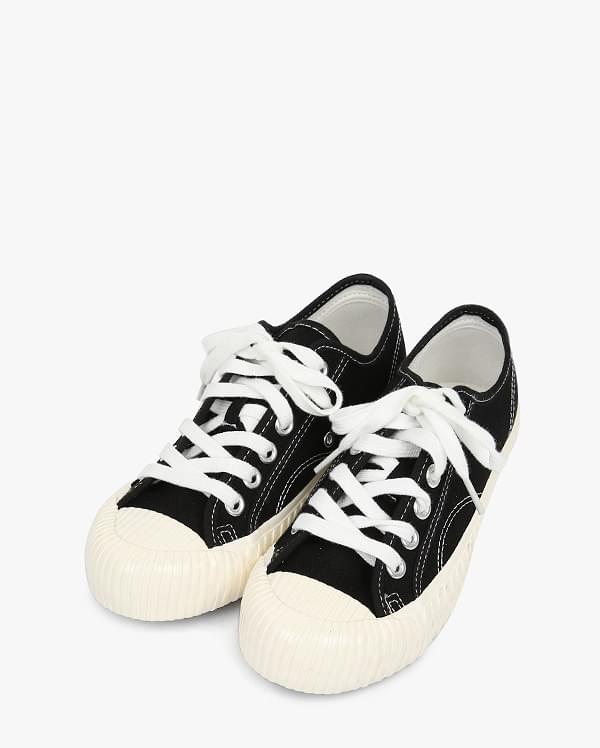 soft casual sneakers