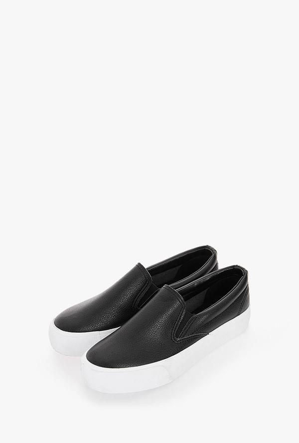 Butterfly slip-on