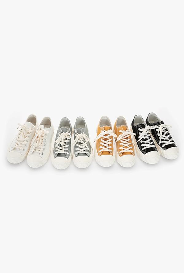 Catcher sneakers