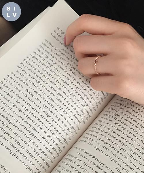 wave garnet ring