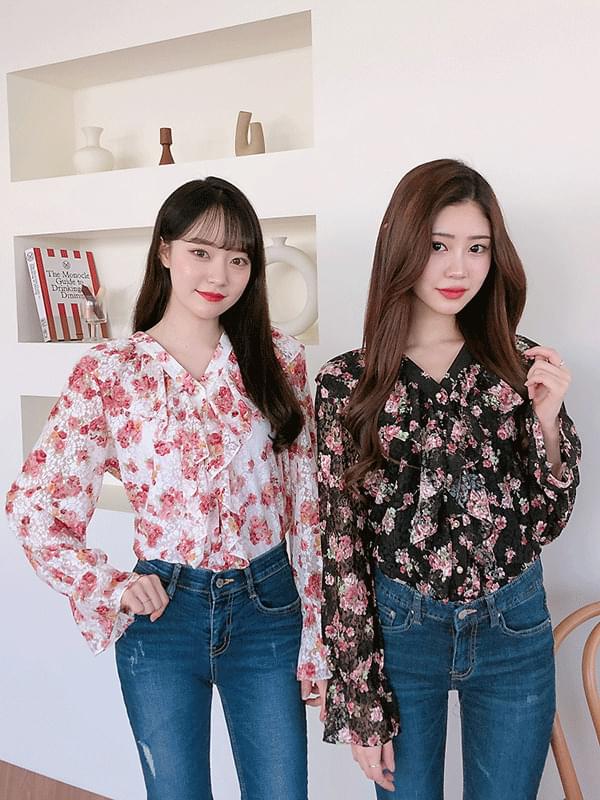 Rosetta V neck blouse