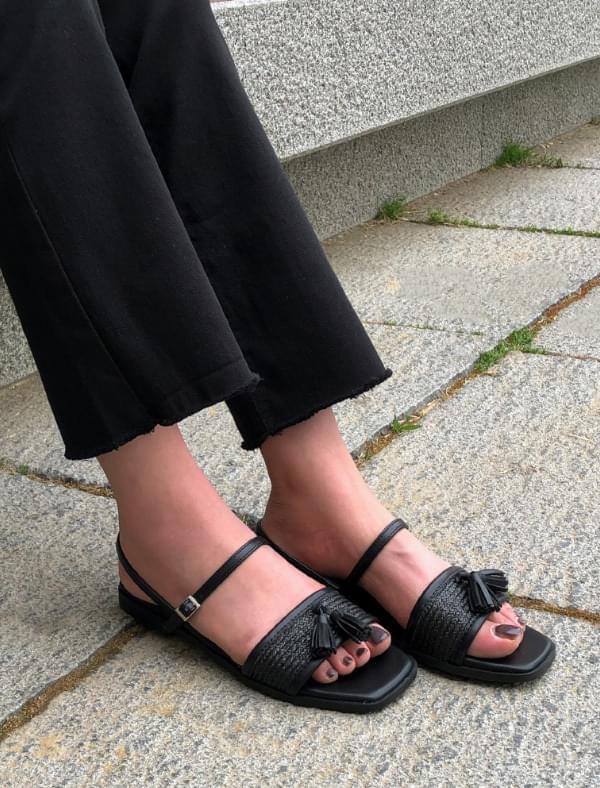 chic mood square toe sandal