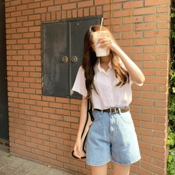 Like denim shorts
