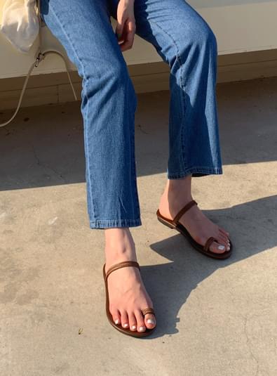 Twist strap shoes