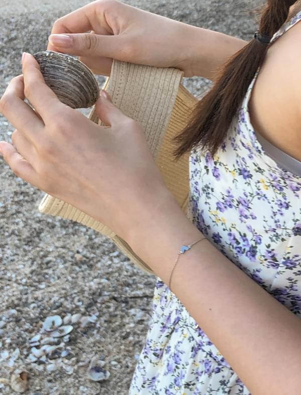 thin chain heart bracelet
