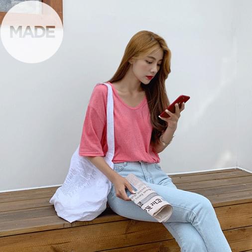 Pitch the V neck t-shirt
