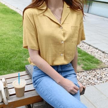 Must-wear short-sleeved shirt