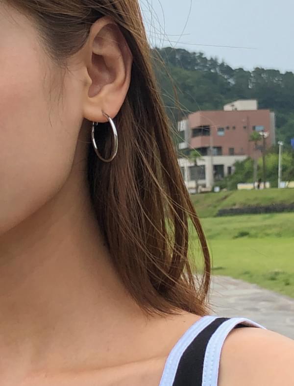 daily simple circle earring