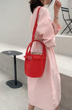 Simple buckle buckle bag