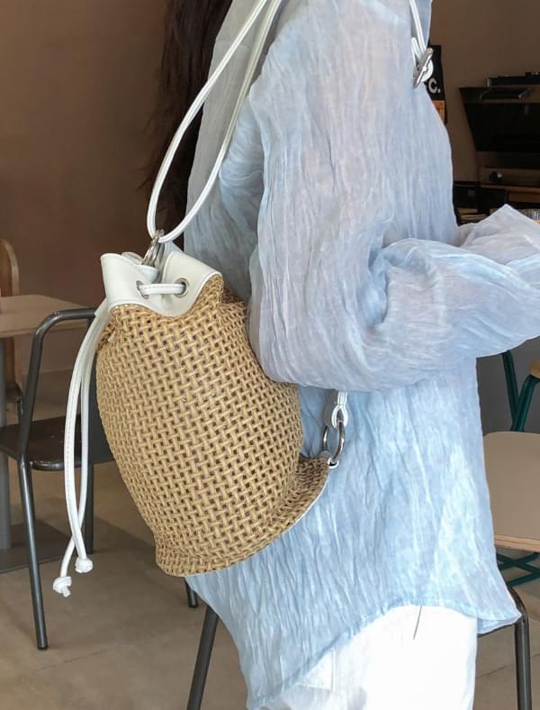 entry strap rattan bag
