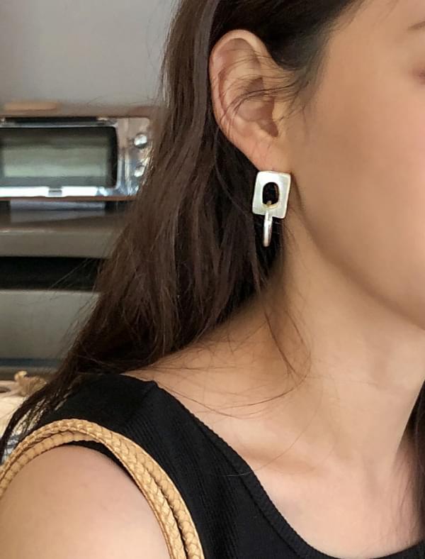 figure ring layered earring