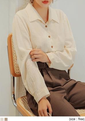 KITE STITCH COLLAR CROP BLOUSE