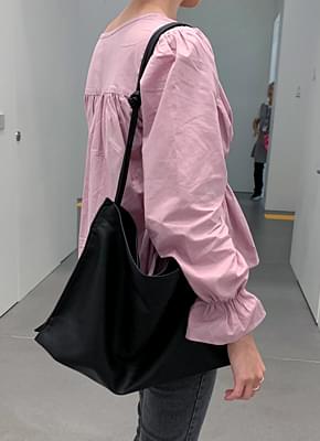 꼬임 스트랩 스퀘어 백