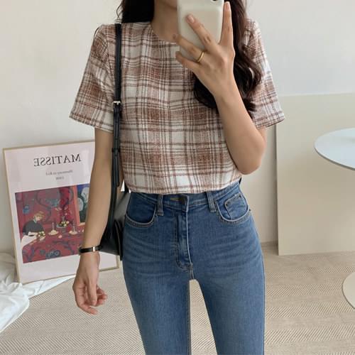 Cleat with Shirt