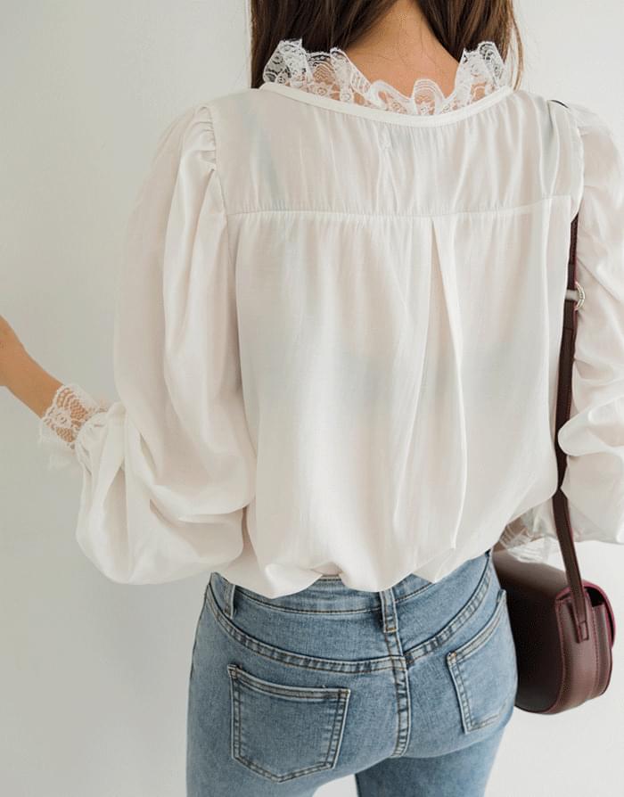 Lace queen blouse