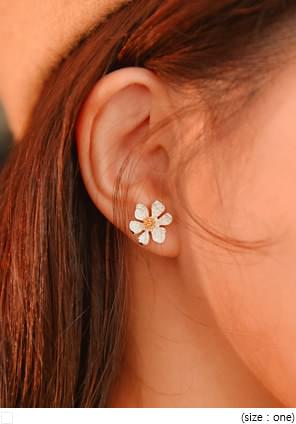 CAMPO FLOWER EARRING
