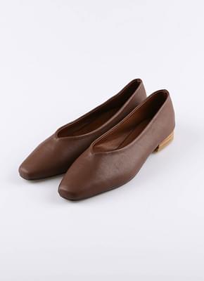 Square leather flat shoes
