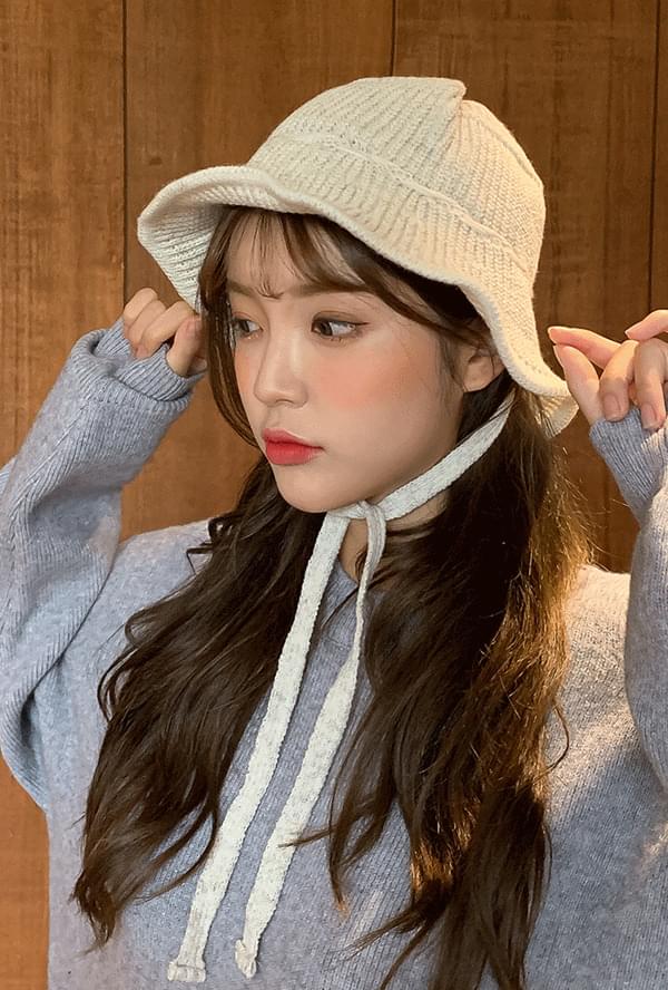 Knit String Bonnet