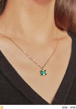 SQUARE EMERALD NECKLACE