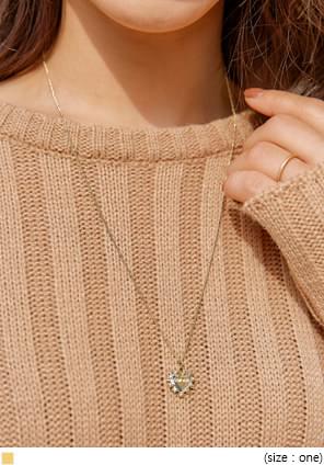GOLD FLOWER HEART NECKLACE