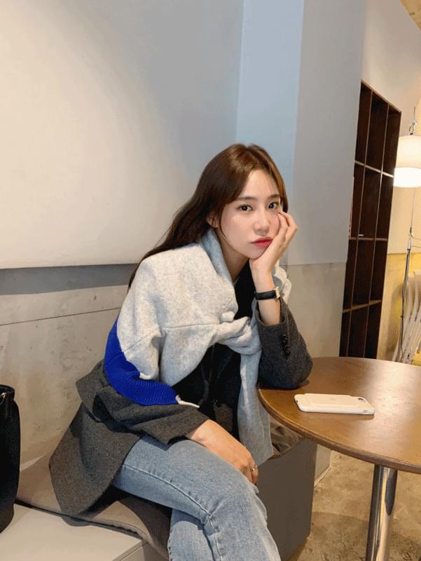 울 배색 가디건