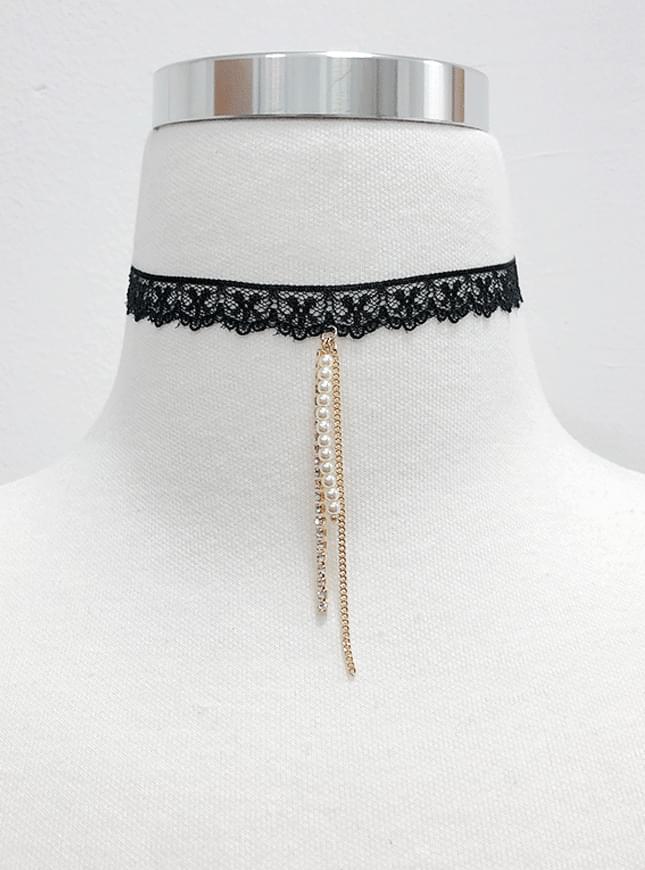 Floral Pearl Drop Choker