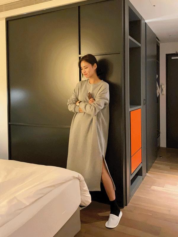 파인 기모 원피스