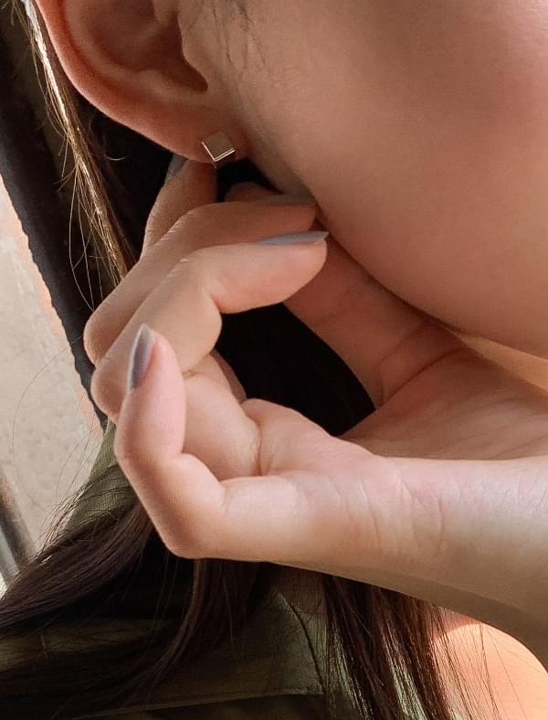 mini triangle silver earring
