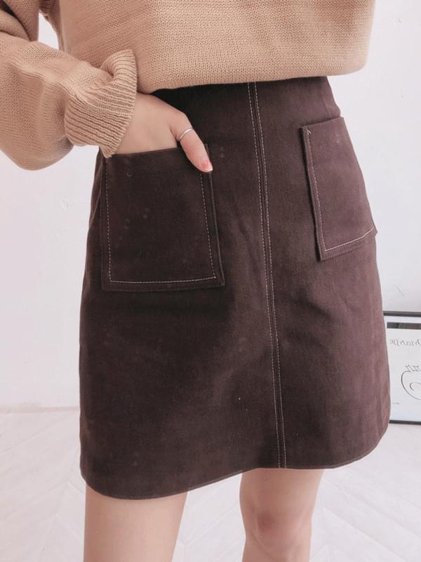 Soda point pocket skirt