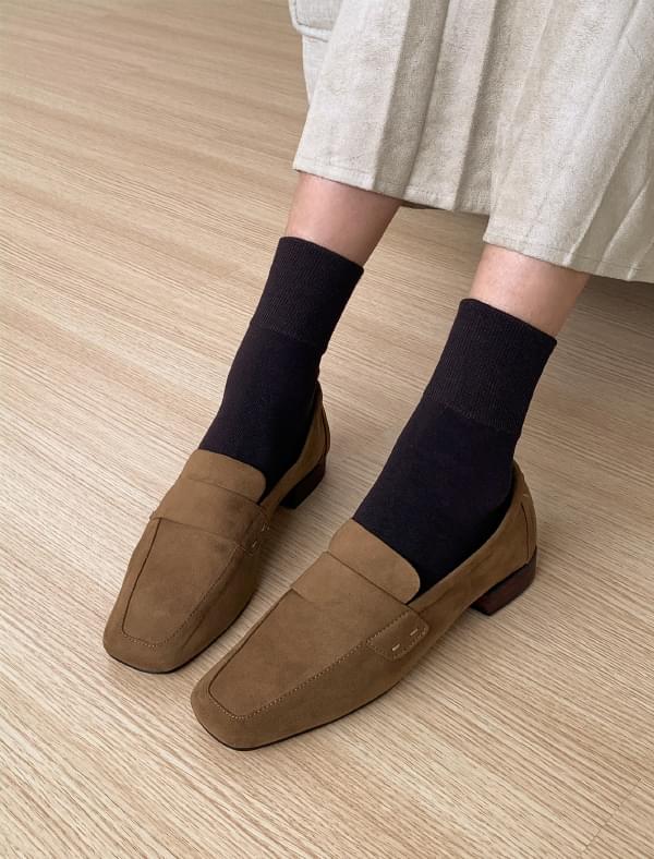 square toe suede loafer