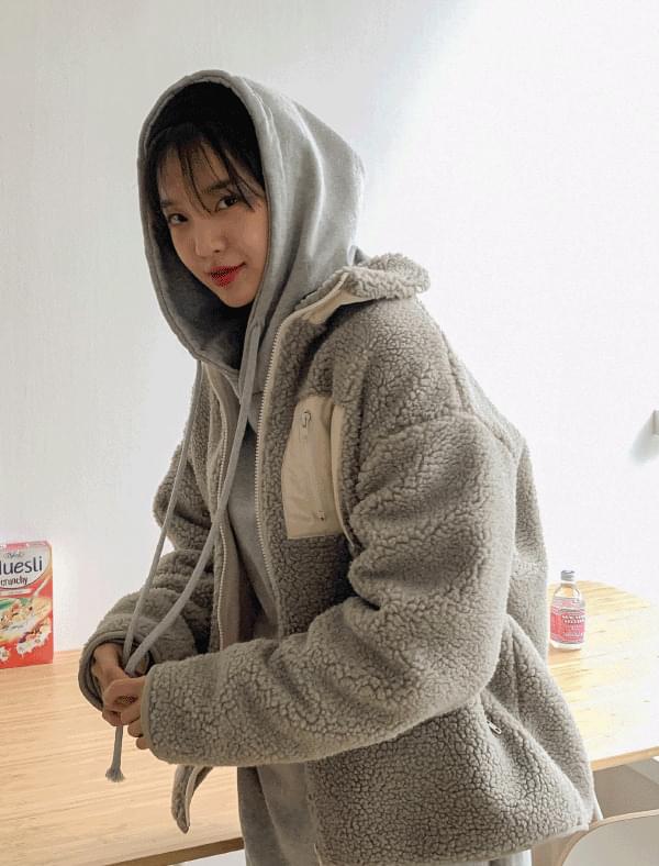 over fit high-neck jumper