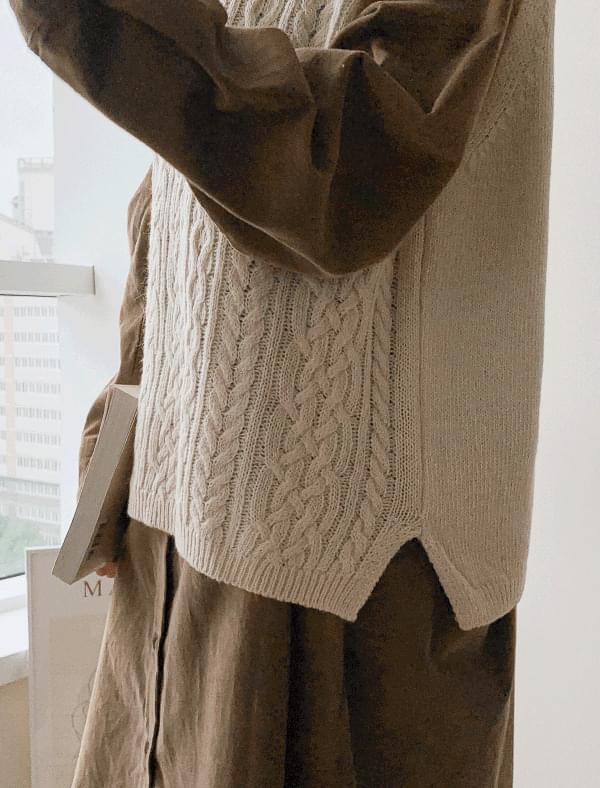 lambswool twist knit vest