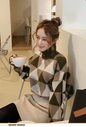 Soft color knit