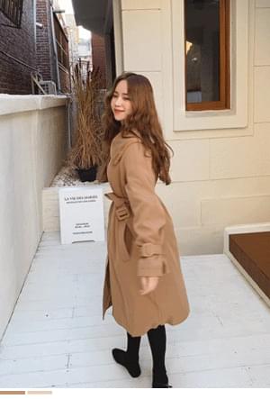 Chic lining fur trench coat