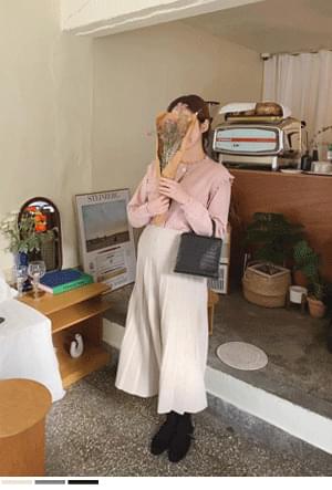 Knit Wrinkle Flared Skirt