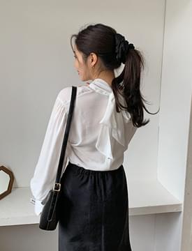 Scarf neck silky blouse_U