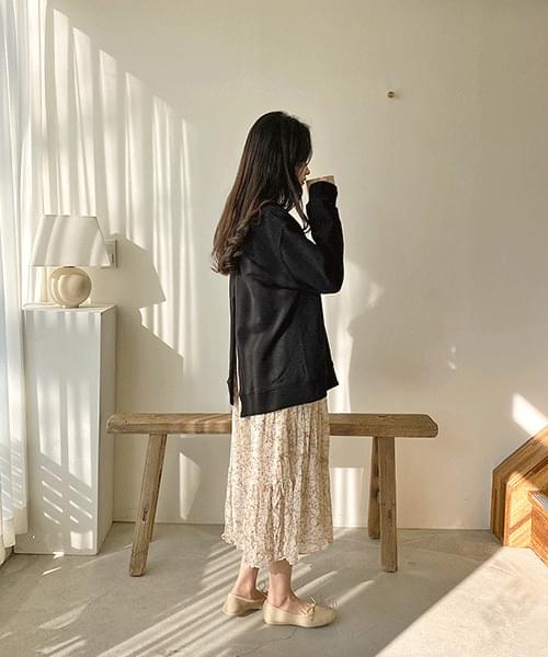 Back Slit sweat shirt