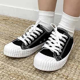 디와이 스니커즈