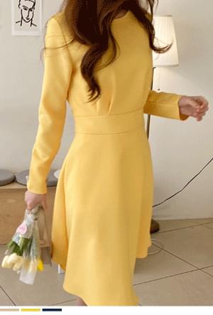 Differential charm pin tuck midi dress