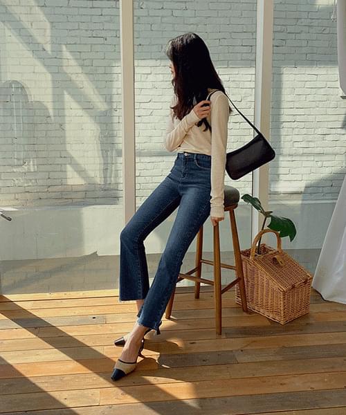 526 부츠컷 데님팬츠