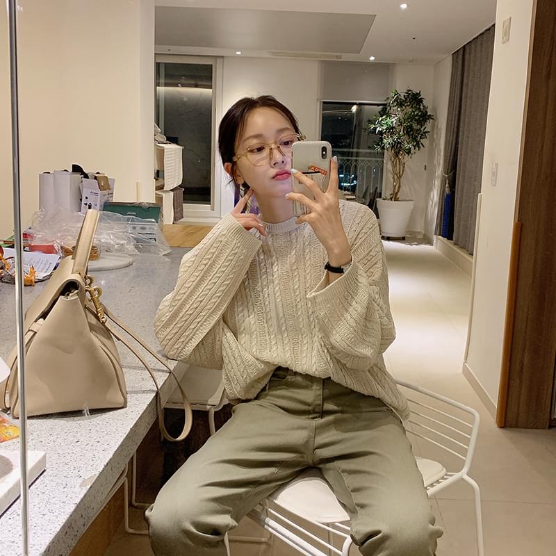 See-through pattern knit