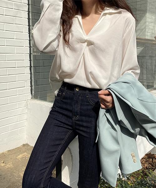 Twisted blouse