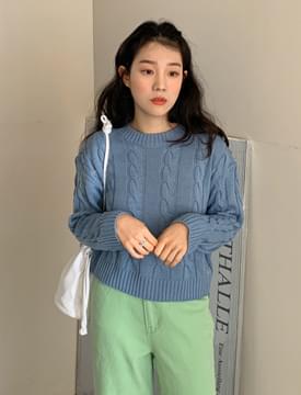 Twisted cable knit 針織衫